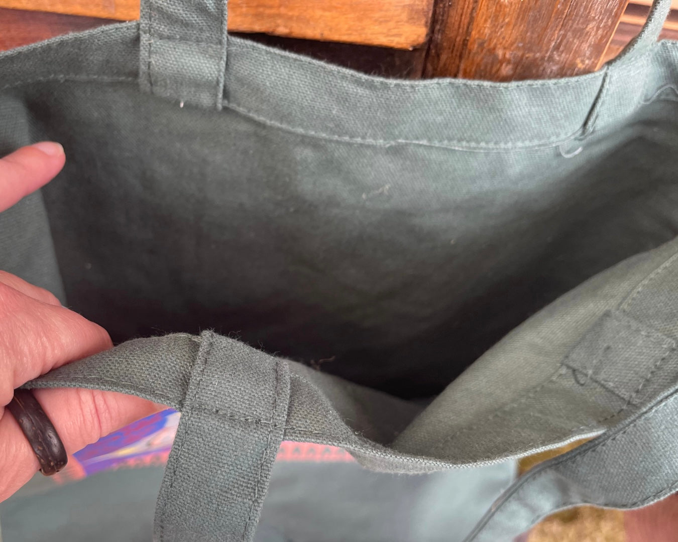 Umweltfreundliche Tasche aus recycelter Baumwolle.