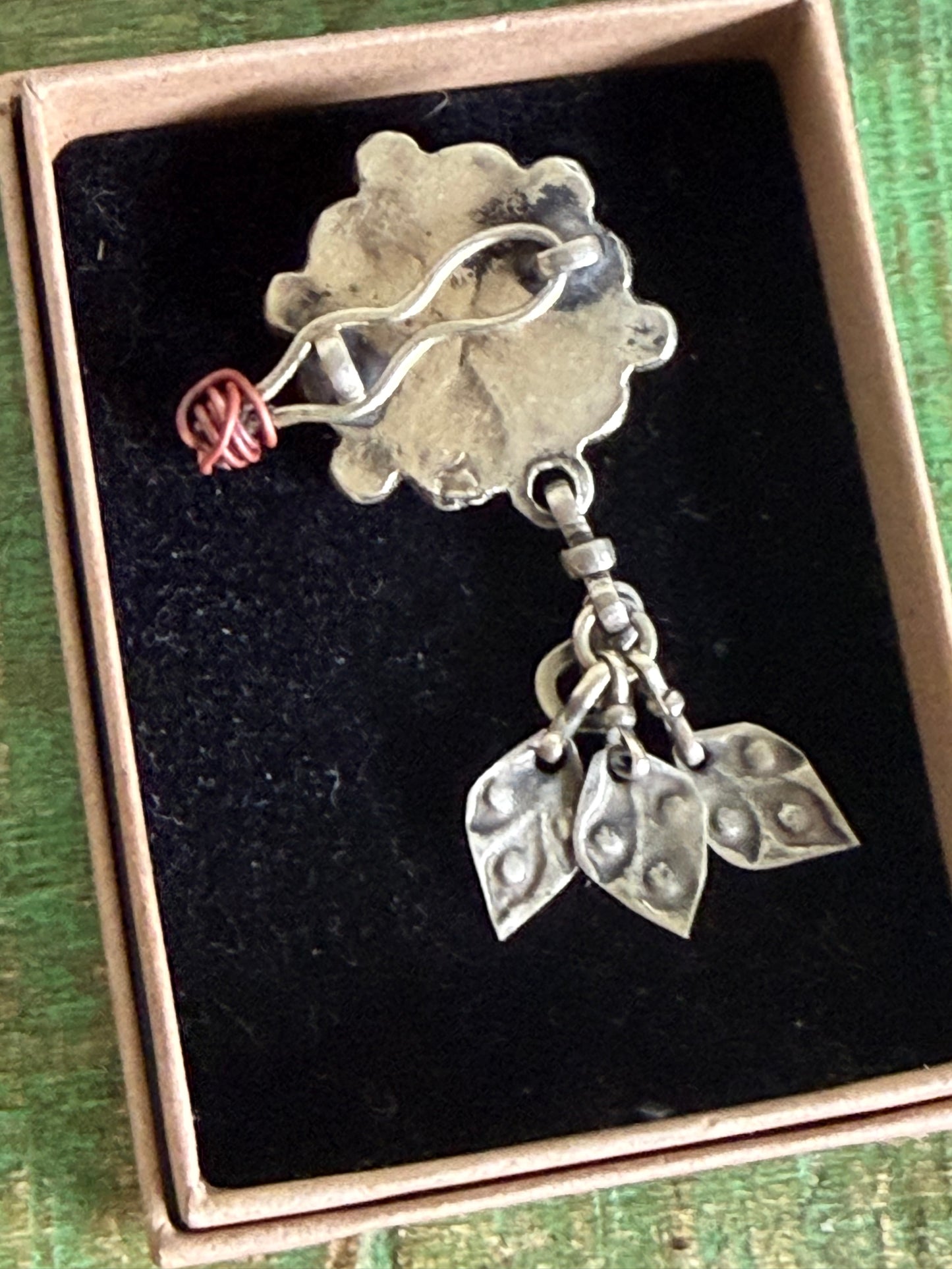 Unusual vintage tie clip / brooch, vintage jewellery, retro jewellery, eco friendly gifts, ethical jewellery, flower pin. Flower tie pin.