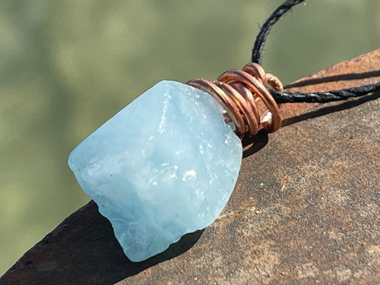 Aquamarine necklace on recycled copper. Handmade necklace, Aquamarine raw Crystal Point Chakra Reiki Healing Necklace. Romantic gift for her