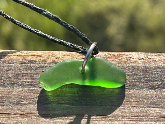 Green sea glass necklace. Recycled necklace, gift for him. Ethical jewellery. Sea glass pendant. Eco friendly necklace, boho surf jewellery