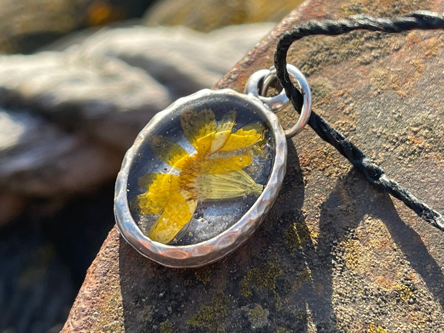 Chamomile necklace, yellow necklace, unique gift for her. Handmade necklace, boho necklace, flower pendant, boho gifts, handmade jewellery