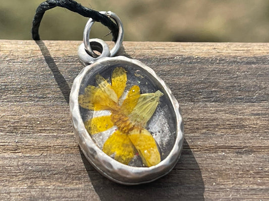 Chamomile necklace, yellow necklace, unique gift for her. Handmade necklace, boho necklace, flower pendant, boho gifts, handmade jewellery