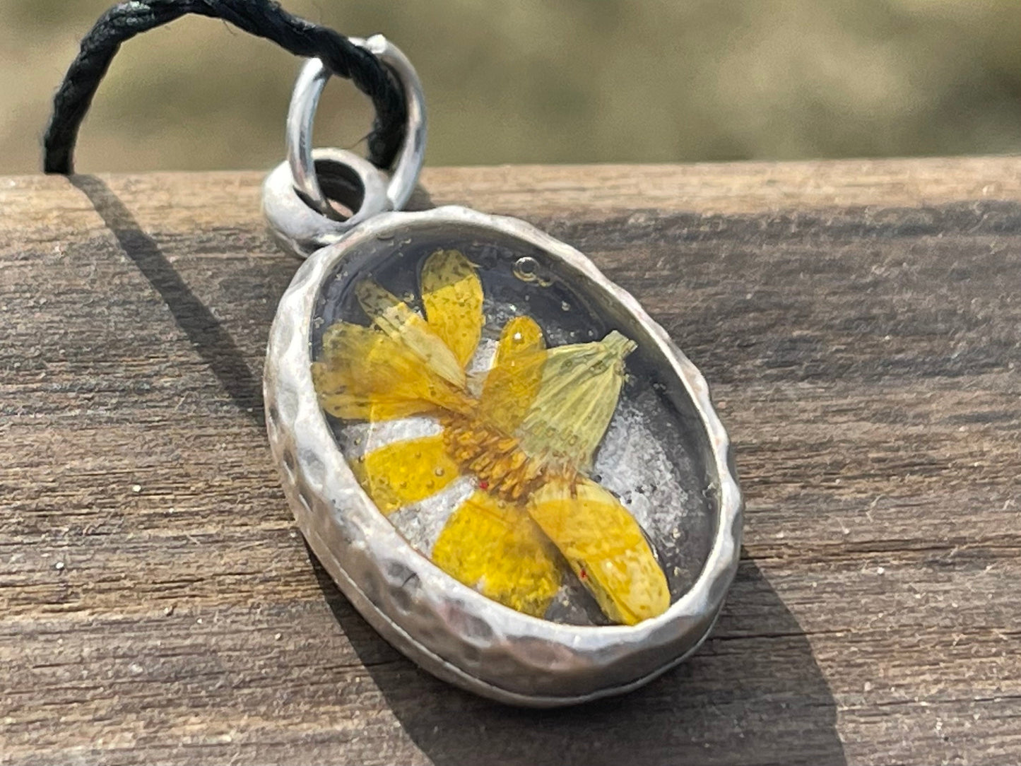 Chamomile necklace, yellow necklace, unique gift for her. Handmade necklace, boho necklace, flower pendant, boho gifts, handmade jewellery