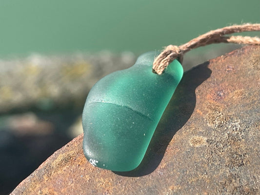 Green sea glass necklace. Recycled necklace, gift for him. Ethical jewellery. Sea glass pendant. Eco friendly necklace, boho surf jewellery