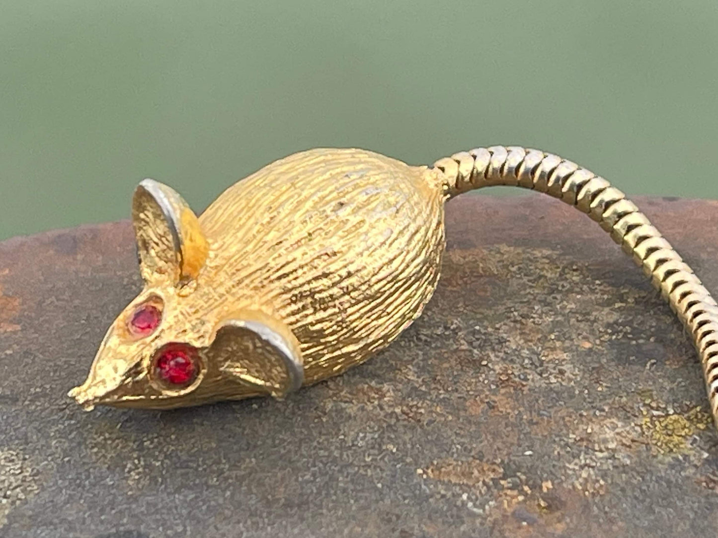 Mouse brooch, vintage brooch, vintage jewellery, retro jewellery, eco friendly gift for her, ethical jewellery, articulated jewellery