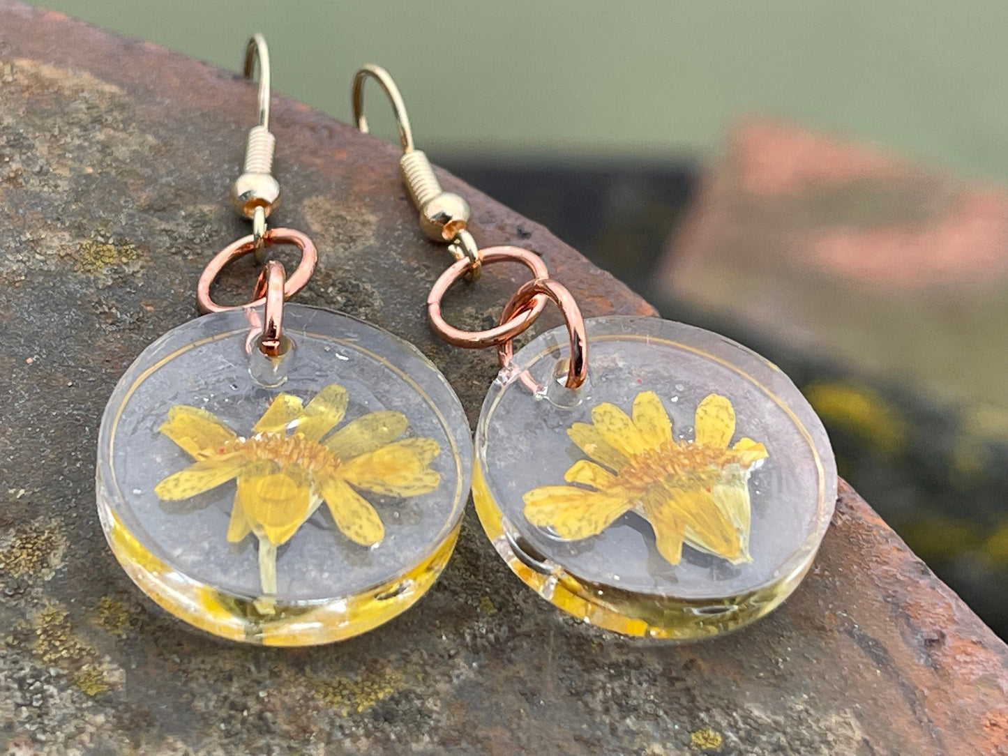 Chamomile flower earrings. Yellow flower earrings, unique gift for her. Unique handmade jewellery, unique handmade earrings, boho earrings