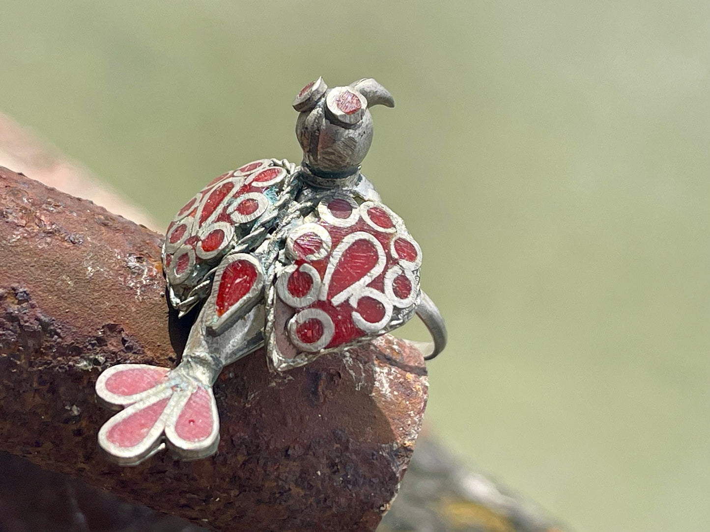 Large vintage bird ring, silver bird ring, vintage jewellery, boho jewellery, ethical jewellery, gypsy ring. Gypsy jewellery, red bird ring