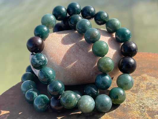 Moss agate gemstone bracelet, gift for him, tiger ebony wood bracelet, moss agate jewellery. Green bracelet for a man. Gifts for men.