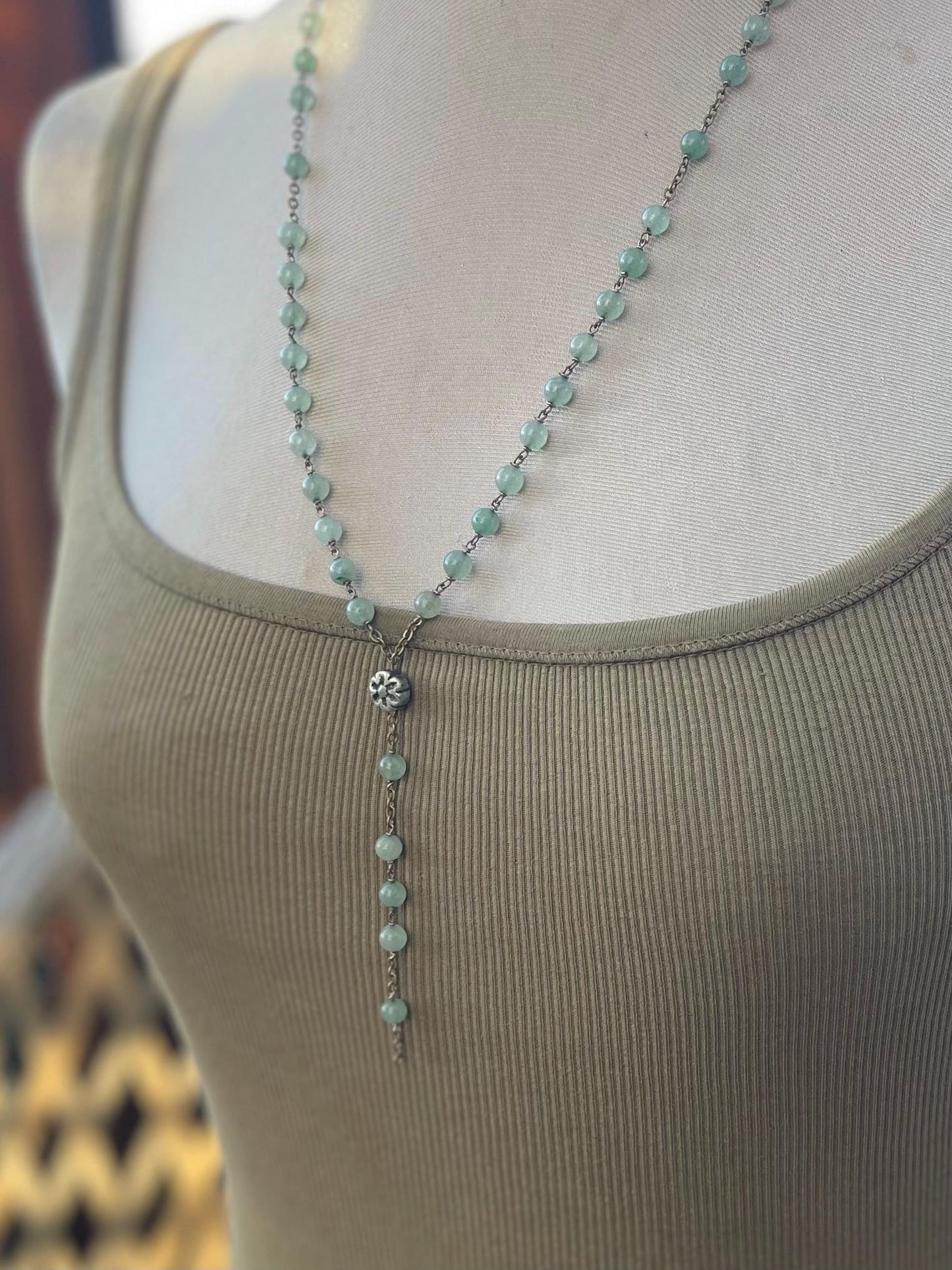 Vintage aventurine necklace. Long gemstone necklace. Romantic gift for her. Green gemstone jewellery.