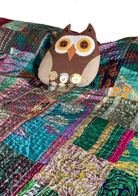 KING SIZE Green bedspread made from vintage fabrics. Stunning patchwork bed throw. Multi- coloured.