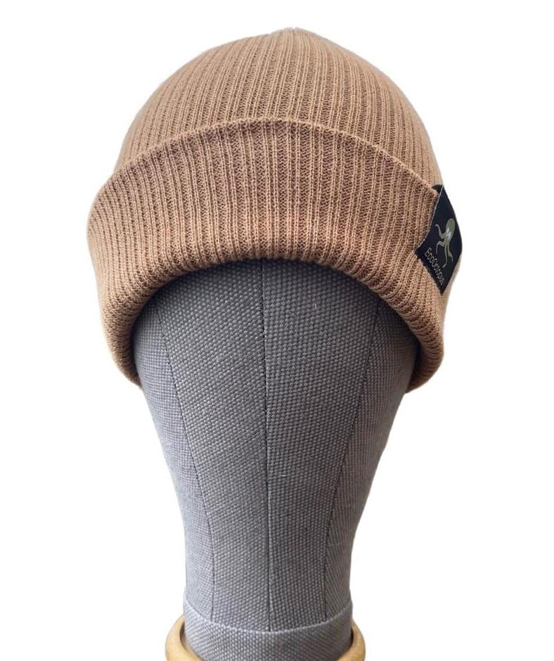 SAND. Umweltfreundliche Beanies. Hergestellt aus 100 % biologisch angebauter Baumwolle.