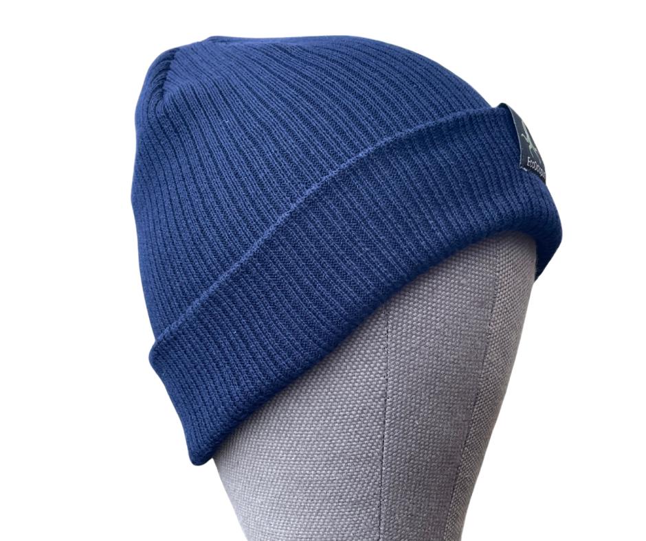 MARINEBLAU. Umweltfreundliche Beanies. Hergestellt aus 100 % biologisch angebauter Baumwolle.