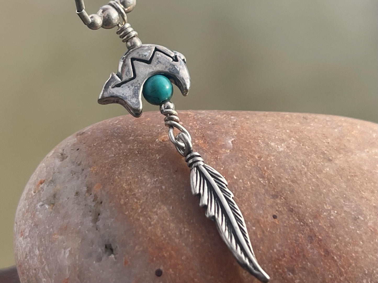 Stunning vintage Navajo bear necklace on sterling silver. Turquoise bear necklace. Navajo necklace. Eco friendly jewellery. Vintage pendant.