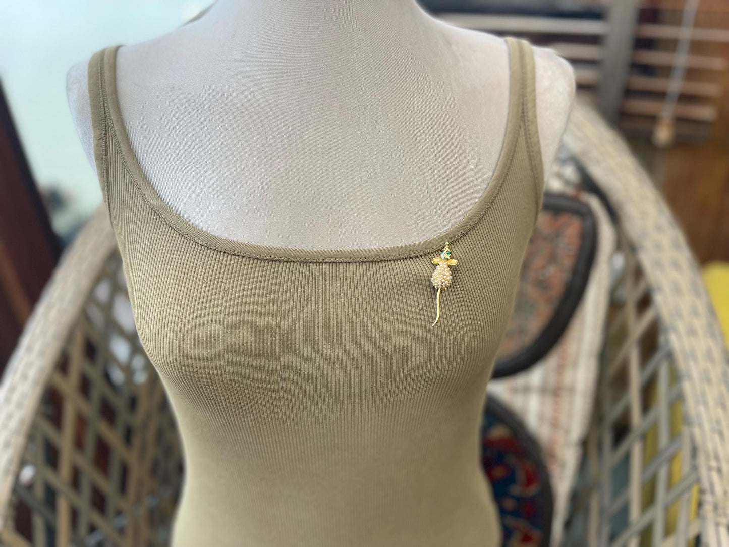 Mouse brooch, vintage brooch, vintage jewellery, retro jewellery, eco friendly gift for her, ethical jewellery, mouse jewellery