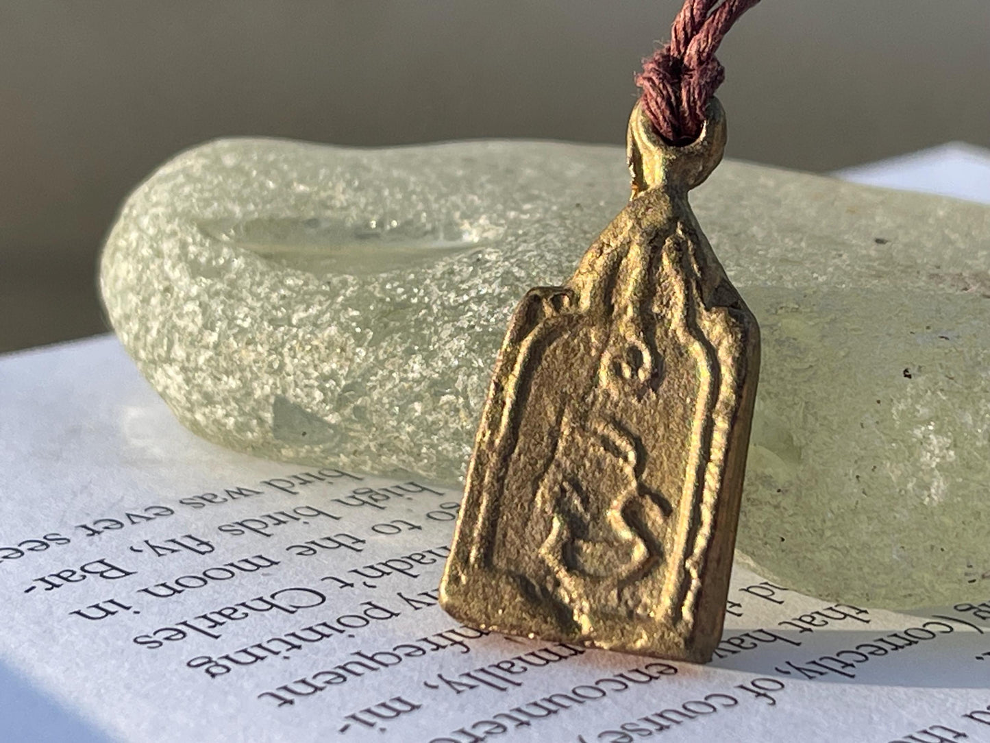 Vintage Thai Buddhist pendant. Antique Buddhist pendant. Thai amulet. Buddha necklace. Buddha jewellery. Yoga jewellery. Vintage necklaces.