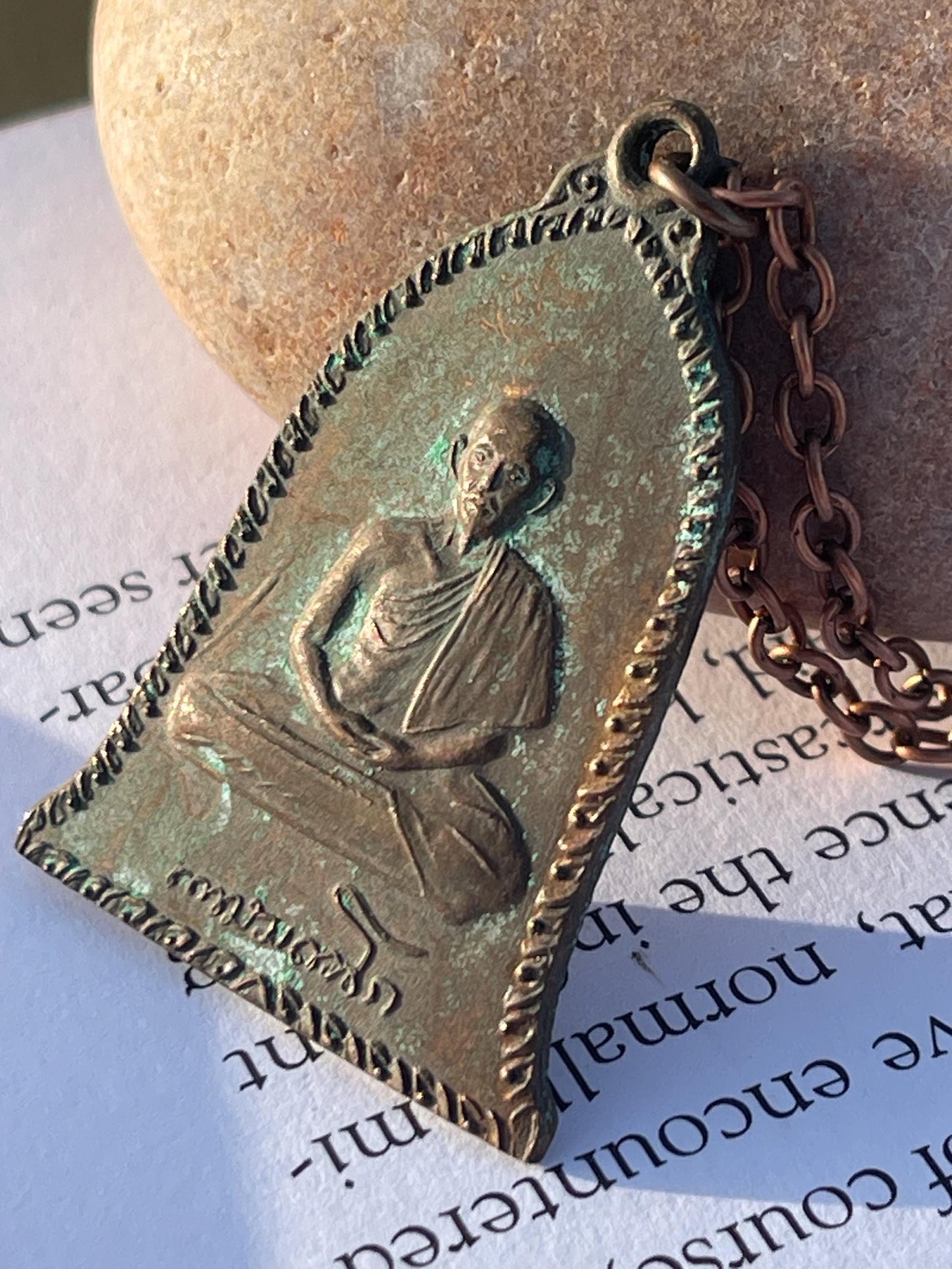Vintage Thai Buddhist pendant. Antique Buddhist pendant. Thai amulet. Buddha necklace. Buddha jewellery. Yoga jewellery. Vintage necklaces.