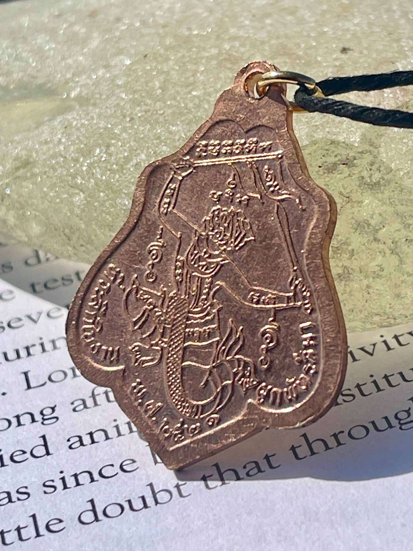 Vintage Thai Buddhist pendant. Antique Buddhist pendant. Thai amulet. Buddha necklace. Buddha jewellery. Yoga jewellery. Vintage necklaces.