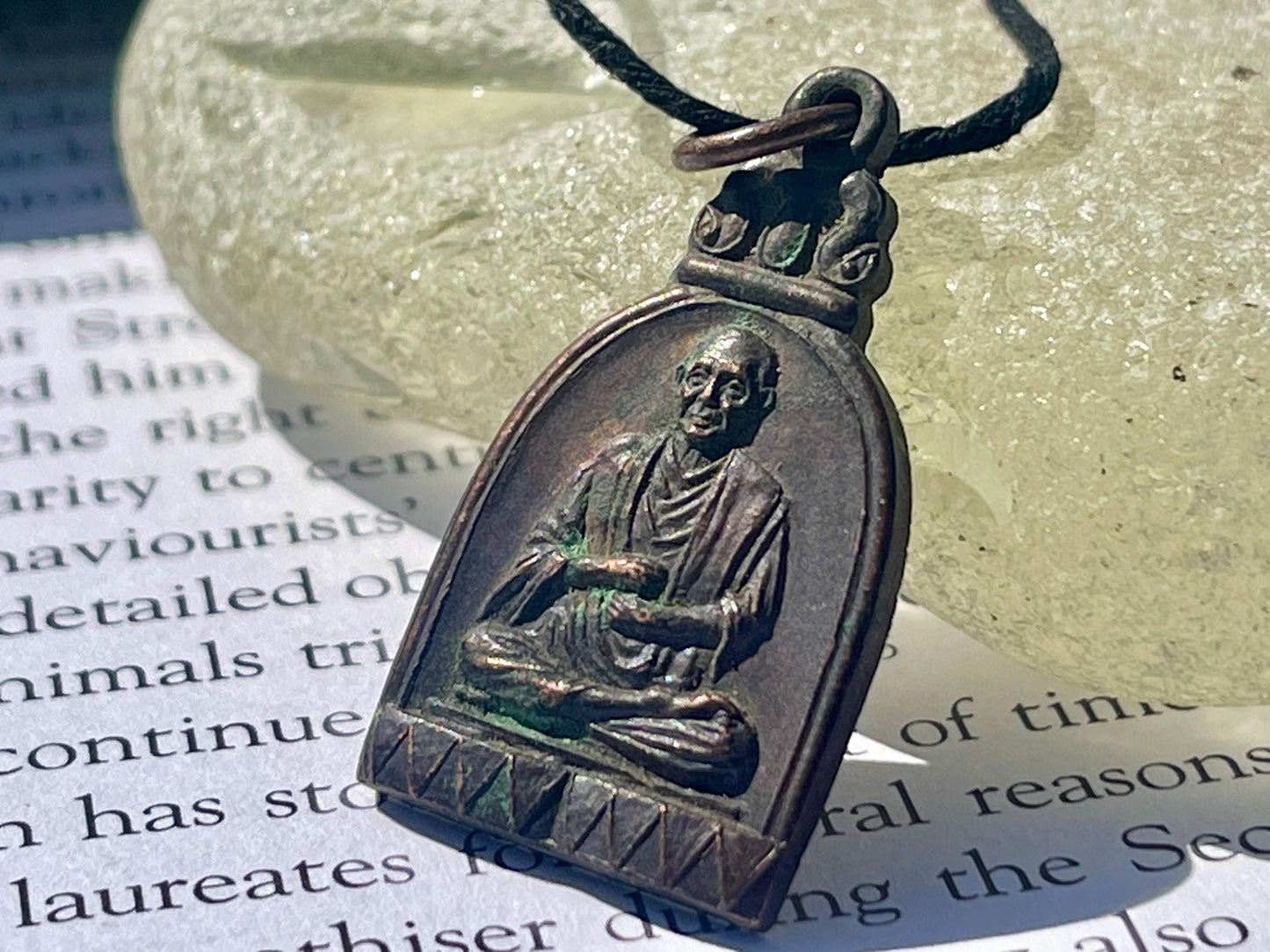 Vintage Thai Buddhist pendant. Antique Buddhist pendant. Thai amulet. Buddha necklace. Buddha jewellery. Yoga jewellery. Vintage necklaces.