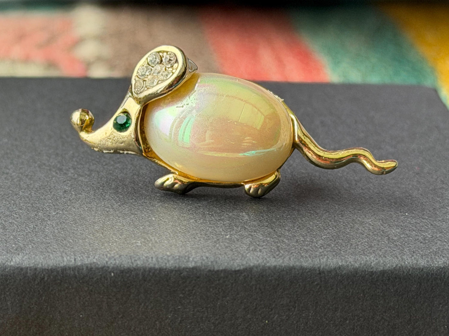 Mouse brooch, vintage brooch, vintage jewellery, retro jewellery, eco friendly gift for her, ethical jewellery, mouse jewellery