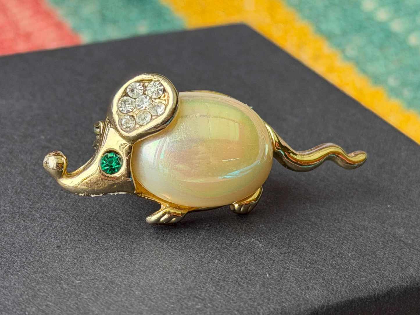 Mouse brooch, vintage brooch, vintage jewellery, retro jewellery, eco friendly gift for her, ethical jewellery, mouse jewellery
