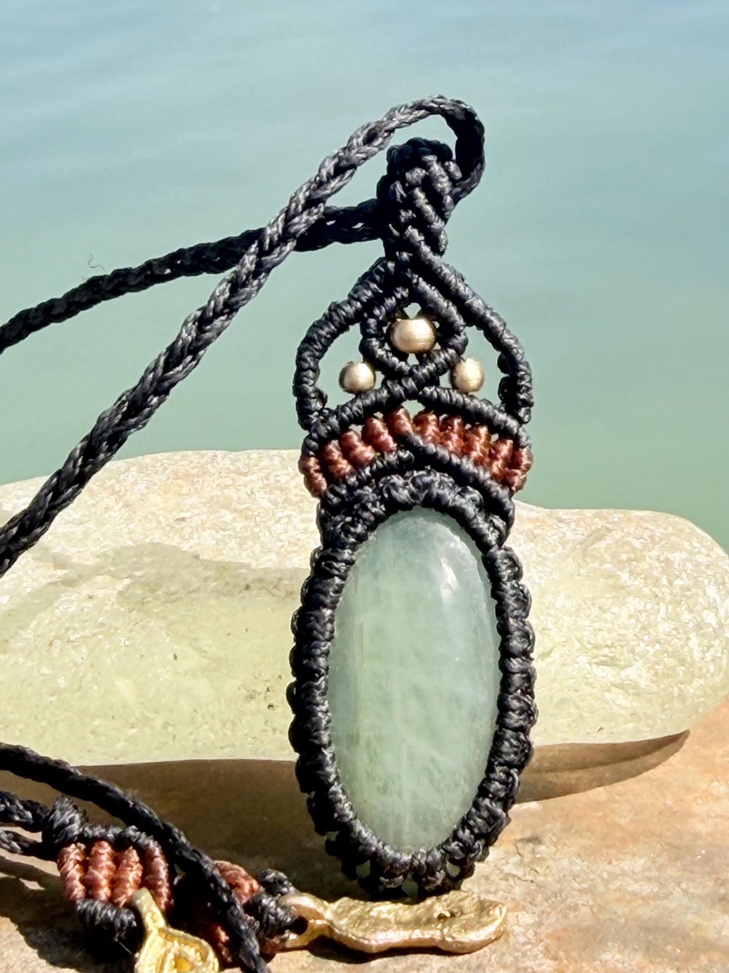 Stunning macrame green aventurine pendant. Handmade gemstone necklace, boho jewellery. Macrame jewellery. Unique jewellery.