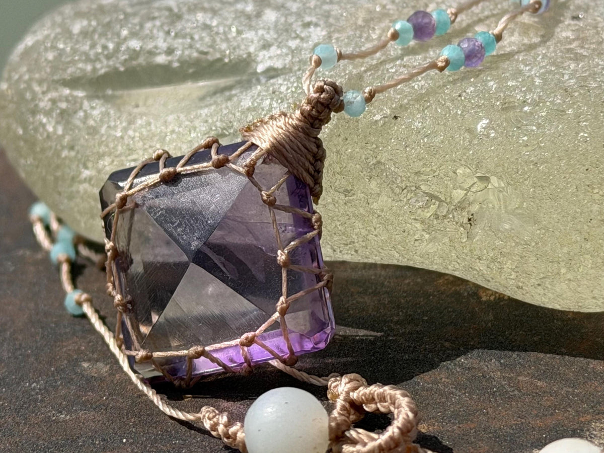Stunning purple amethyst necklace. Purple macrame pendant. Handmade gemstone necklace, boho jewellery. Macrame jewellery. Unique jewellery.
