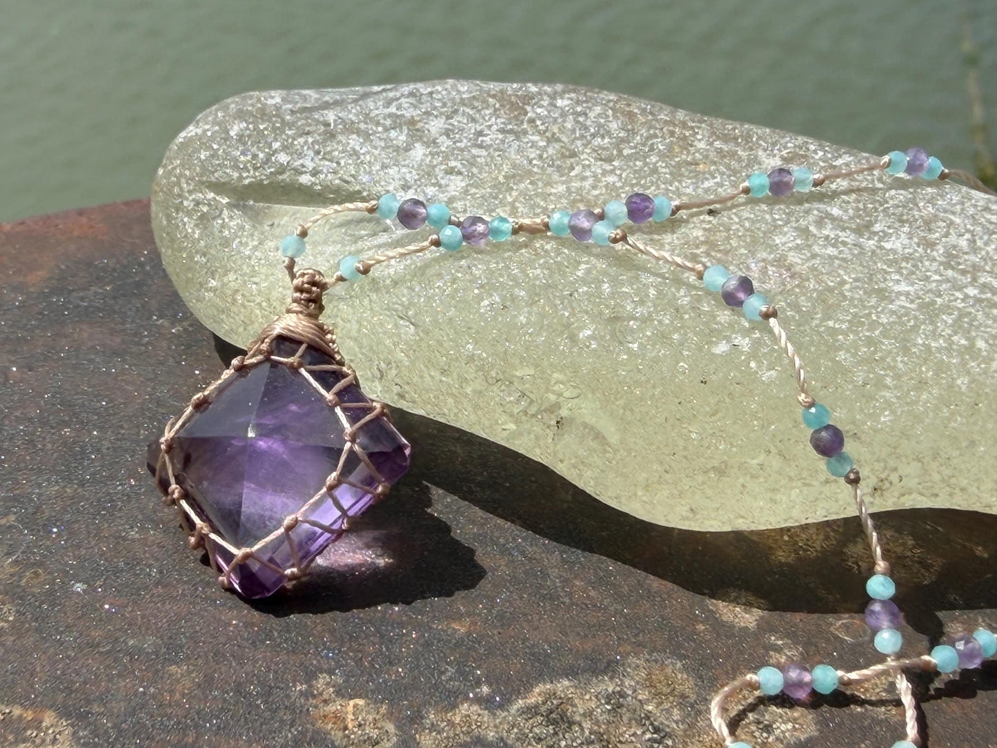 Stunning purple amethyst necklace. Purple macrame pendant. Handmade gemstone necklace, boho jewellery. Macrame jewellery. Unique jewellery.