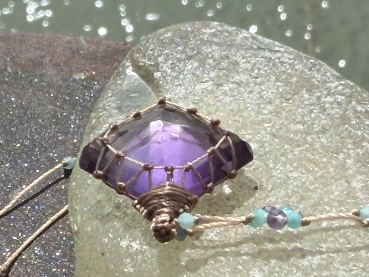 Stunning purple amethyst necklace. Purple macrame pendant. Handmade gemstone necklace, boho jewellery. Macrame jewellery. Unique jewellery.