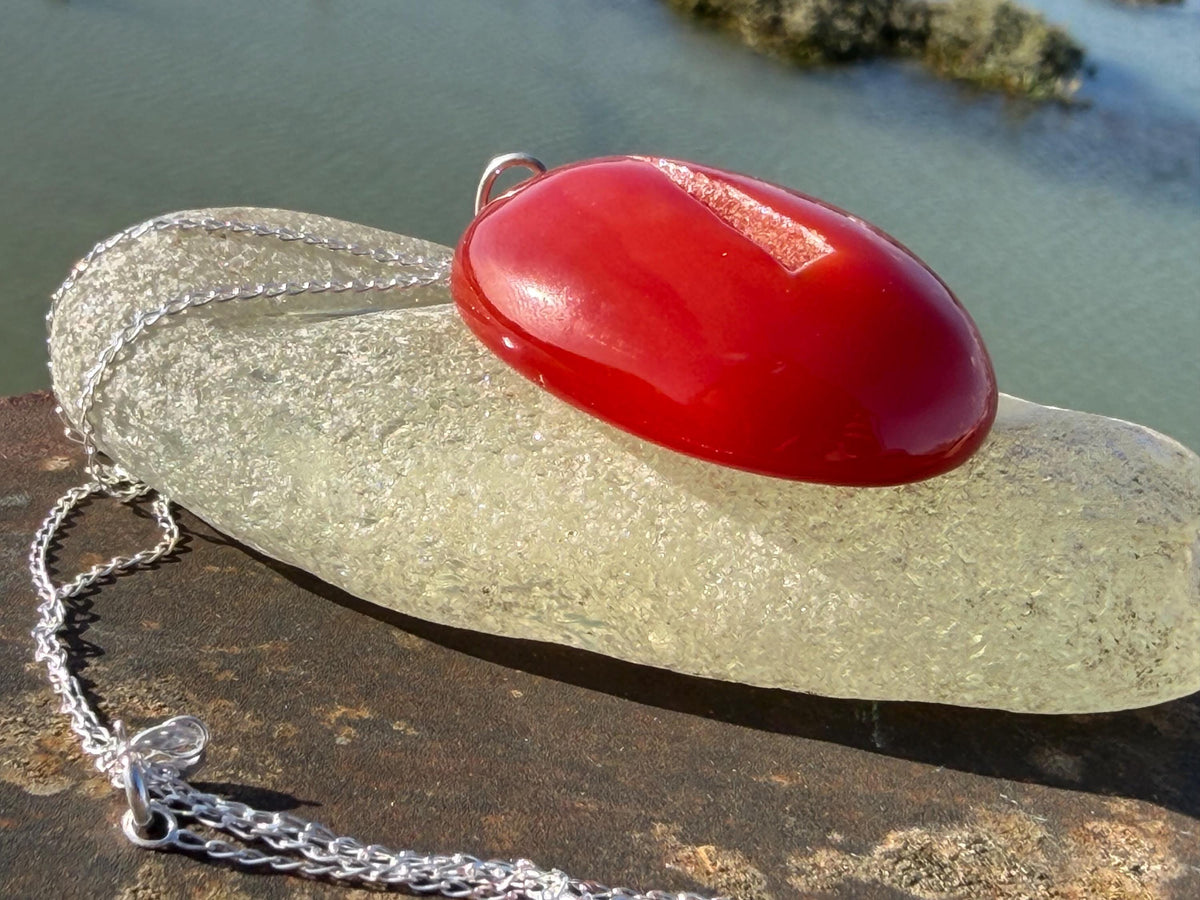 Agate necklace, ethical jewellery, bohemian necklace, unusual jewellery, agate pendant, white gemstone necklace. Boho jewellery